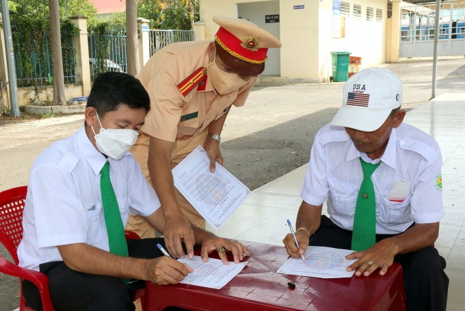Bảo đảm an toàn giao thông ngày Tết cho công nhân, lao động