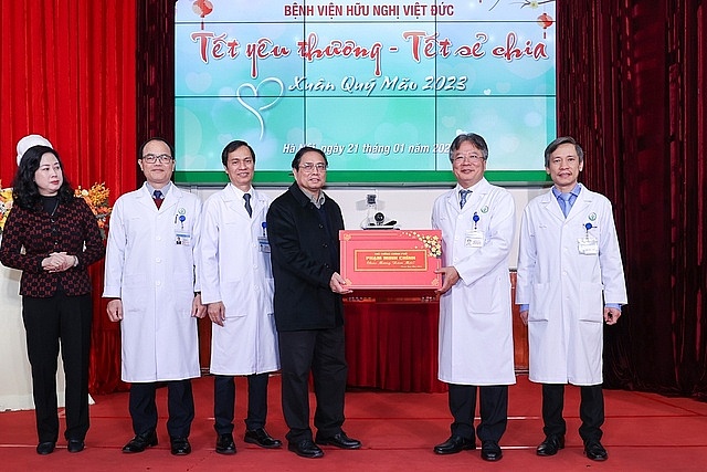 Thủ tướng Chính phủ thăm, chúc Tết nhân viên y tế, người bệnh đón Tết trong bệnh viện Thủ tướng Chính phủ thăm, chúc Tết nhân viên y tế, người bệnh đón Tết trong bệnh viện