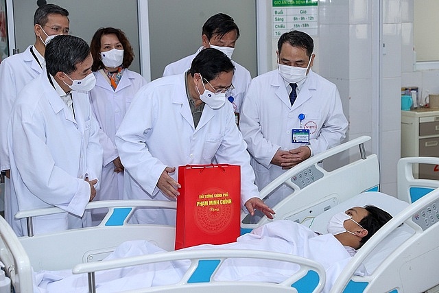 Thủ tướng Chính phủ thăm, chúc Tết nhân viên y tế, người bệnh đón Tết trong bệnh viện Thủ tướng Chính phủ thăm, chúc Tết nhân viên y tế, người bệnh đón Tết trong bệnh viện
