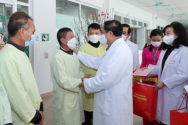 Thủ tướng Chính phủ thăm, chúc Tết nhân viên y tế, người bệnh đón Tết trong bệnh viện Thủ tướng Chính phủ thăm, chúc Tết nhân viên y tế, người bệnh đón Tết trong bệnh viện