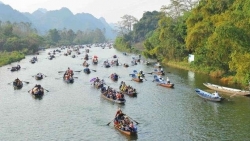 Nỗi ám ảnh “tháng Giêng là tháng ăn chơi”