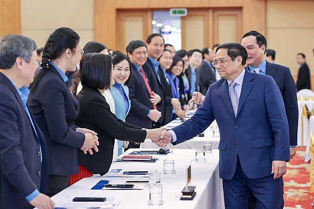 Thủ tướng: 3 nhiệm vụ trọng tâm, đột phá đáp ứng nhu cầu cấp thiết của công nhân Thủ tướng: 3 nhiệm vụ trọng tâm, đột phá đáp ứng nhu cầu cấp thiết của công nhân
