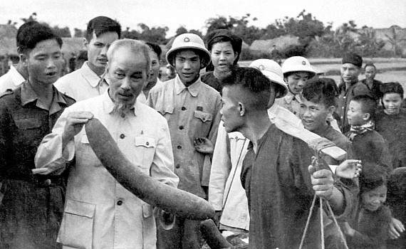Đảng viên gương mẫu thì Nhân dân tin yêu Đảng viên gương mẫu thì Nhân dân tin yêu