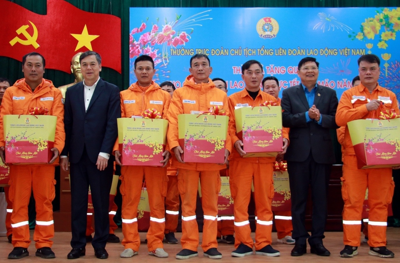 Công đoàn Nam Định nỗ lực chăm lo người lao động trước, trong và sau Tết