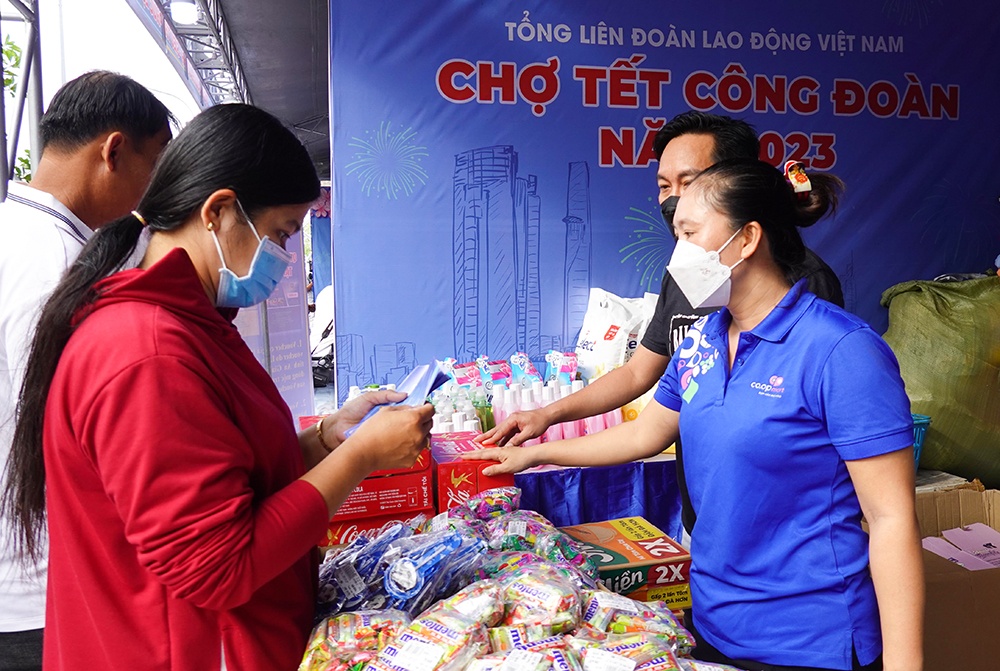 Công đoàn An Giang: Hiệu quả từ các mô hình chăm lo lao động nữ