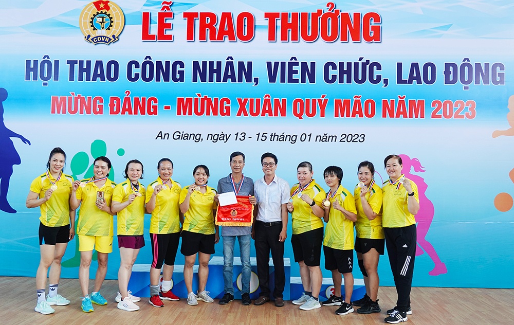 Công đoàn An Giang: Hiệu quả từ các mô hình chăm lo lao động nữ