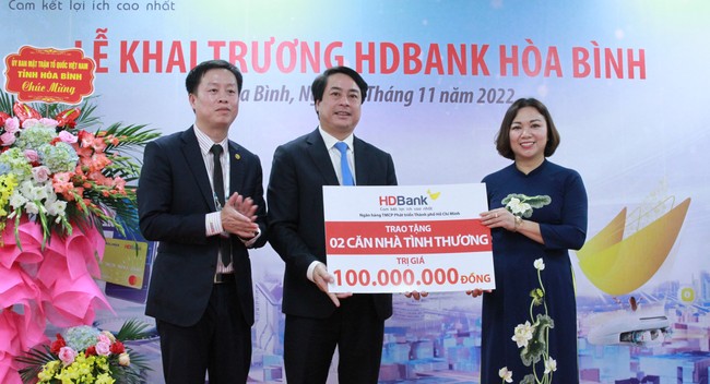 Ngân hàng mở rộng mạng lưới, tăng sức bật cho kinh tế địa phương ảnh 1