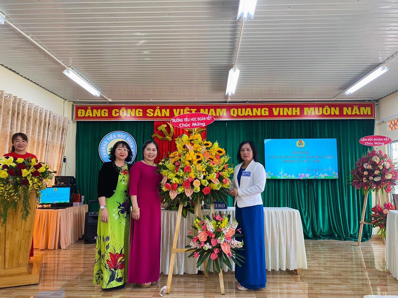 Kỳ cuối: Một số vấn đề trao đổi từ thực tiễn đại hội công đoàn cơ sở Kỳ cuối: Một số vấn đề trao đổi từ thực tiễn đại hội công đoàn cơ sở