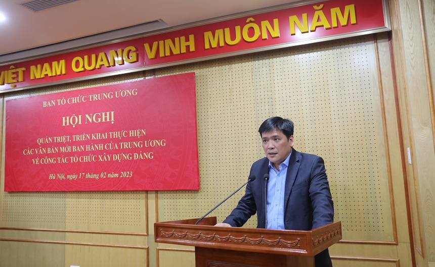 Quán triệt, triển khai các văn bản mới về công tác tổ chức xây dựng Đảng Quán triệt, triển khai các văn bản mới về công tác tổ chức xây dựng Đảng