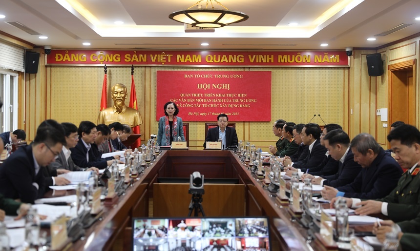 Quán triệt, triển khai các văn bản mới về công tác tổ chức xây dựng Đảng Quán triệt, triển khai các văn bản mới về công tác tổ chức xây dựng Đảng