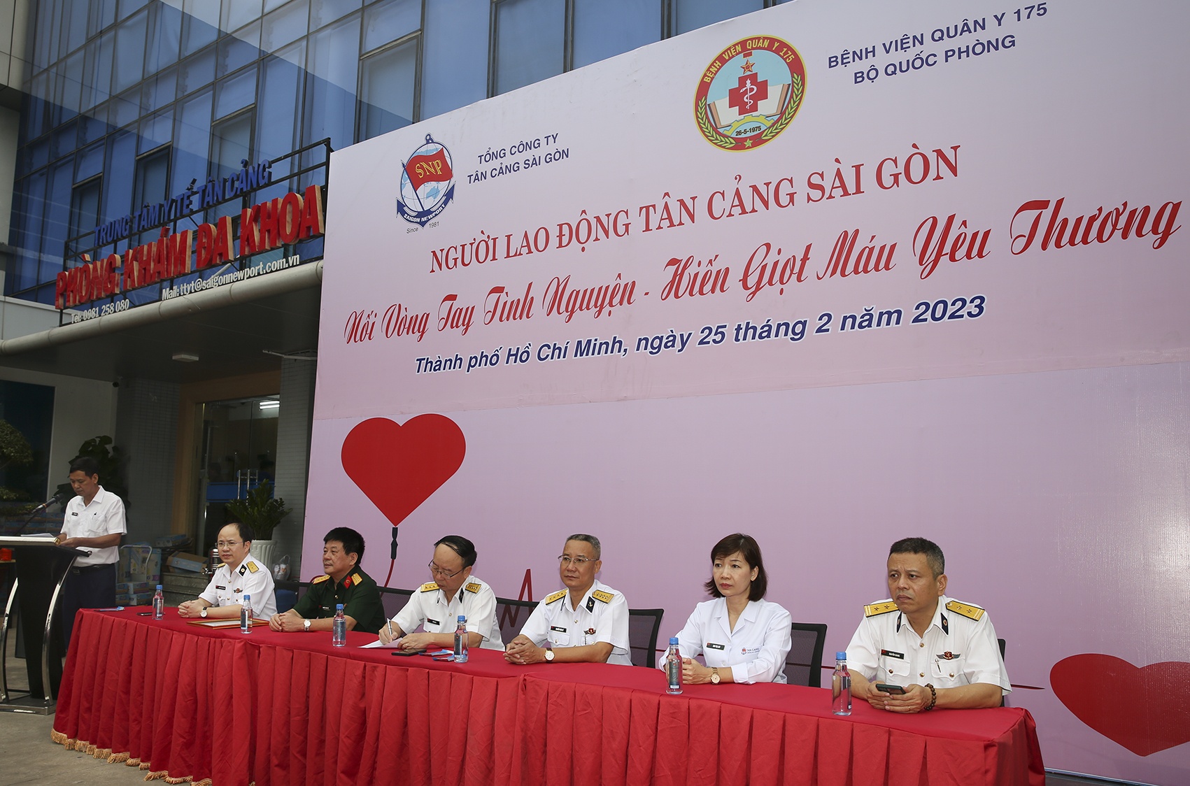 Người lao động Tân cảng Sài Gòn hiến giọt máu yêu thương