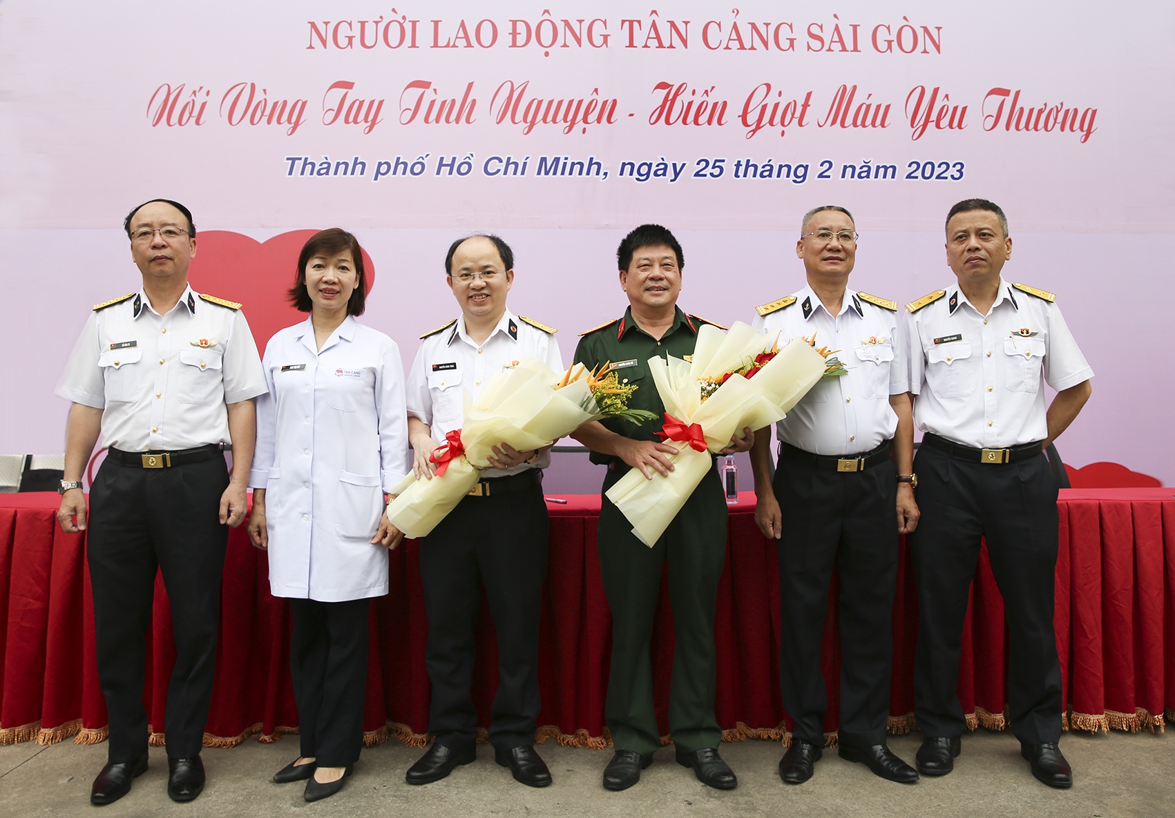Người lao động Tân cảng Sài Gòn hiến giọt máu yêu thương