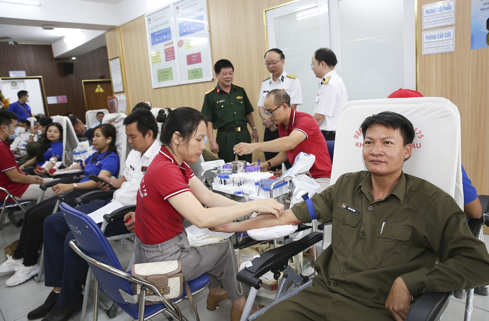 Người lao động Tân cảng Sài Gòn hiến giọt máu yêu thương