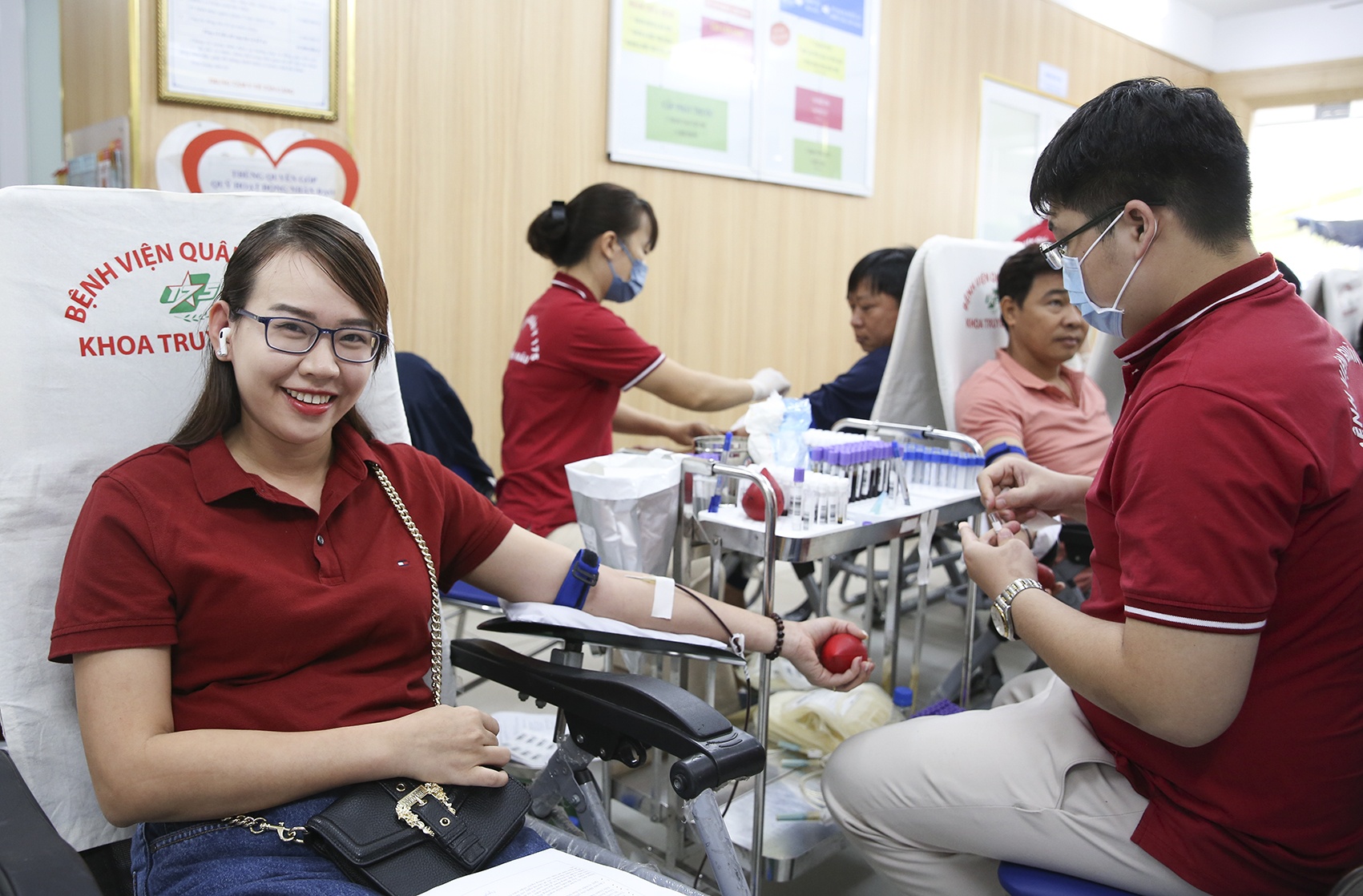 Người lao động Tân cảng Sài Gòn hiến giọt máu yêu thương