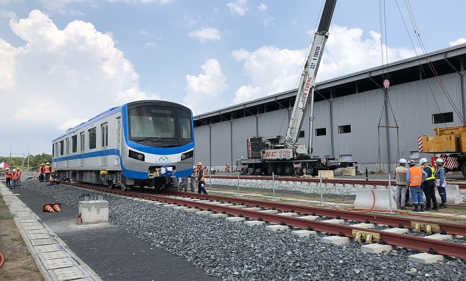Nhân viên Công ty Đường sắt đô thị số 1 bị nợ lương và BHXH cả năm
