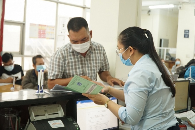 Bộ LĐ-TB&XH đề xuất hai phương án rút bảo hiểm xã hội một lần