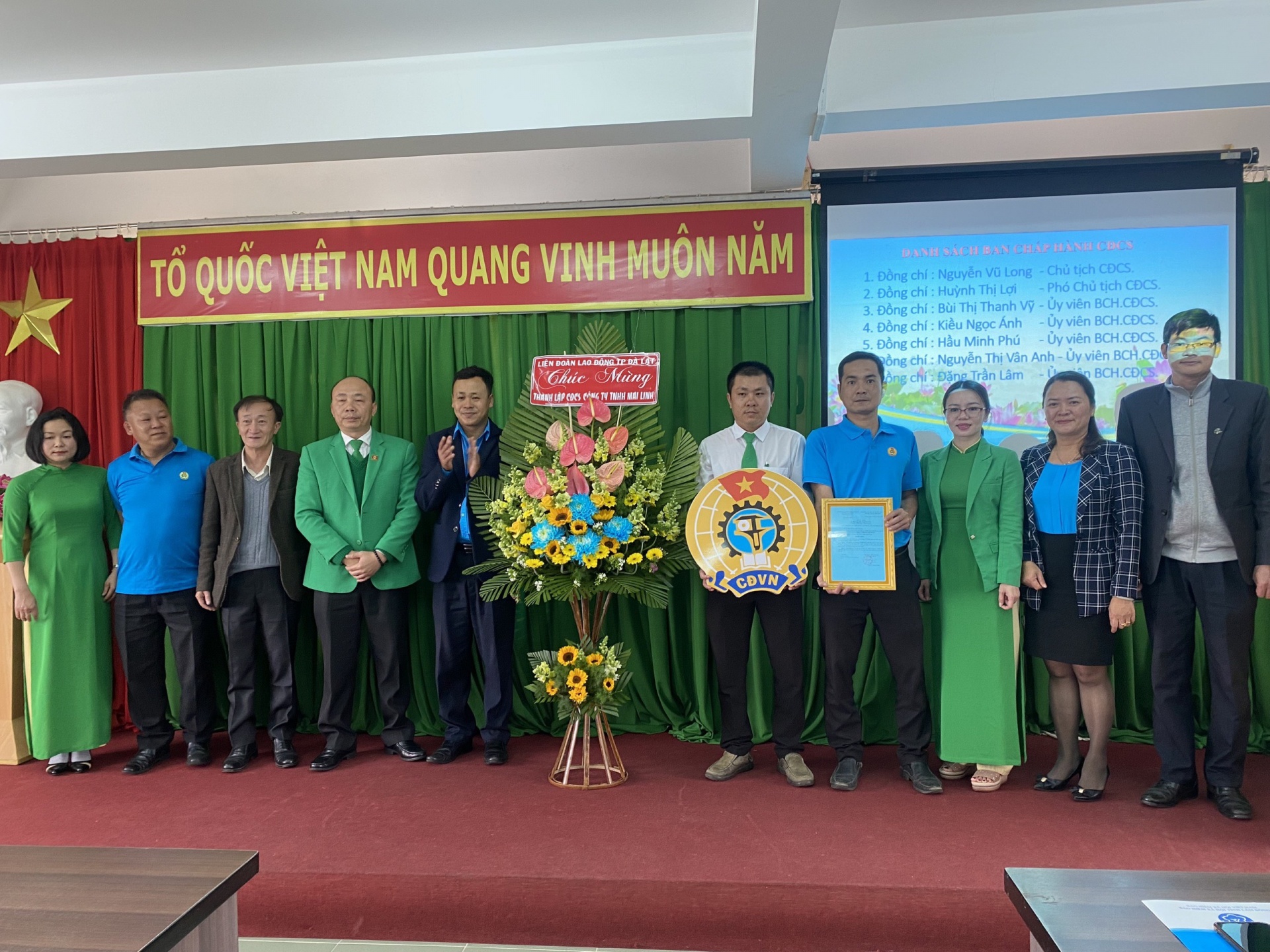 Bài 2: Phát triển đoàn viên, công đoàn cơ sở ngoài khu vực Nhà nước còn nhiều khó khăn Bài 2: Phát triển đoàn viên, công đoàn cơ sở ngoài khu vực Nhà nước còn nhiều khó khăn