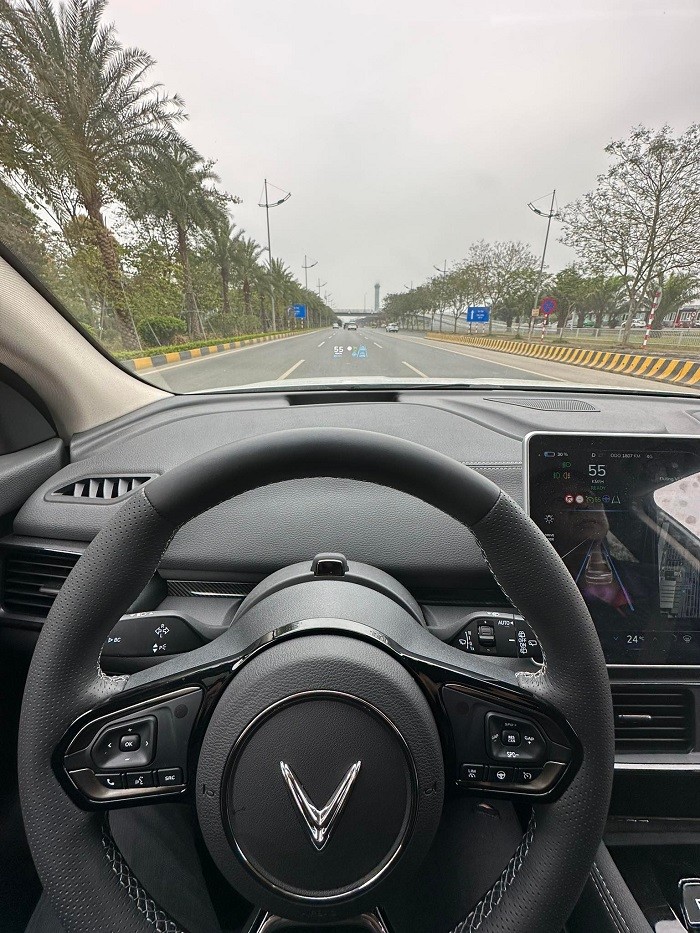 Người dùng đánh giá VinFast VF8: Lần đầu lái xe nói chung là nhàn
