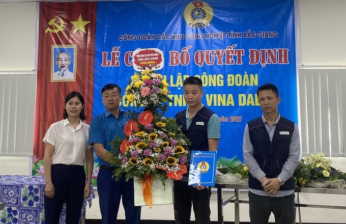 Siết lại kỷ cương, lề lối làm việc, khơi dậy tình cảm, trách nhiệm của cán bộ công đoàn Siết lại kỷ cương, lề lối làm việc, khơi dậy tình cảm, trách nhiệm của cán bộ công đoàn