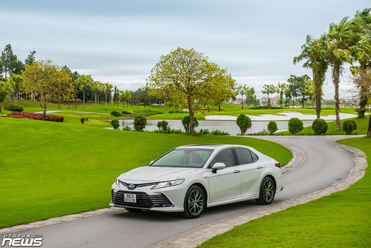 Toyota Camry về nhất, Honda Accord sụt giảm 85% doanh số Toyota Camry về nhất, Honda Accord sụt giảm 85% doanh số