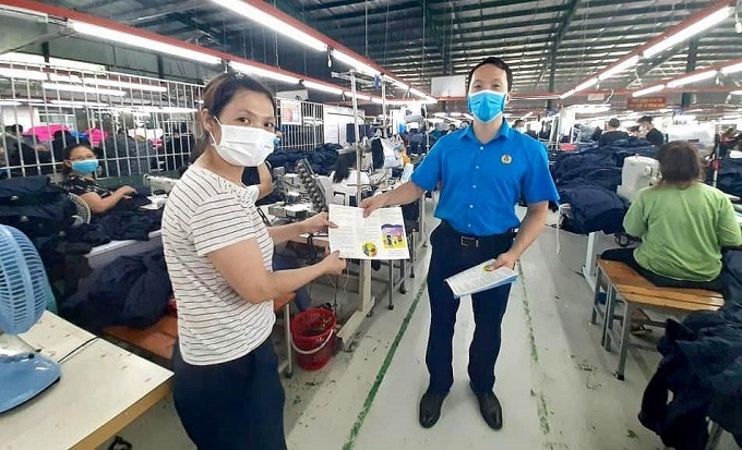 Nâng cao nhận thức của các cấp công đoàn về đổi mới công tác pháp luật Nâng cao nhận thức của các cấp công đoàn về đổi mới công tác pháp luật