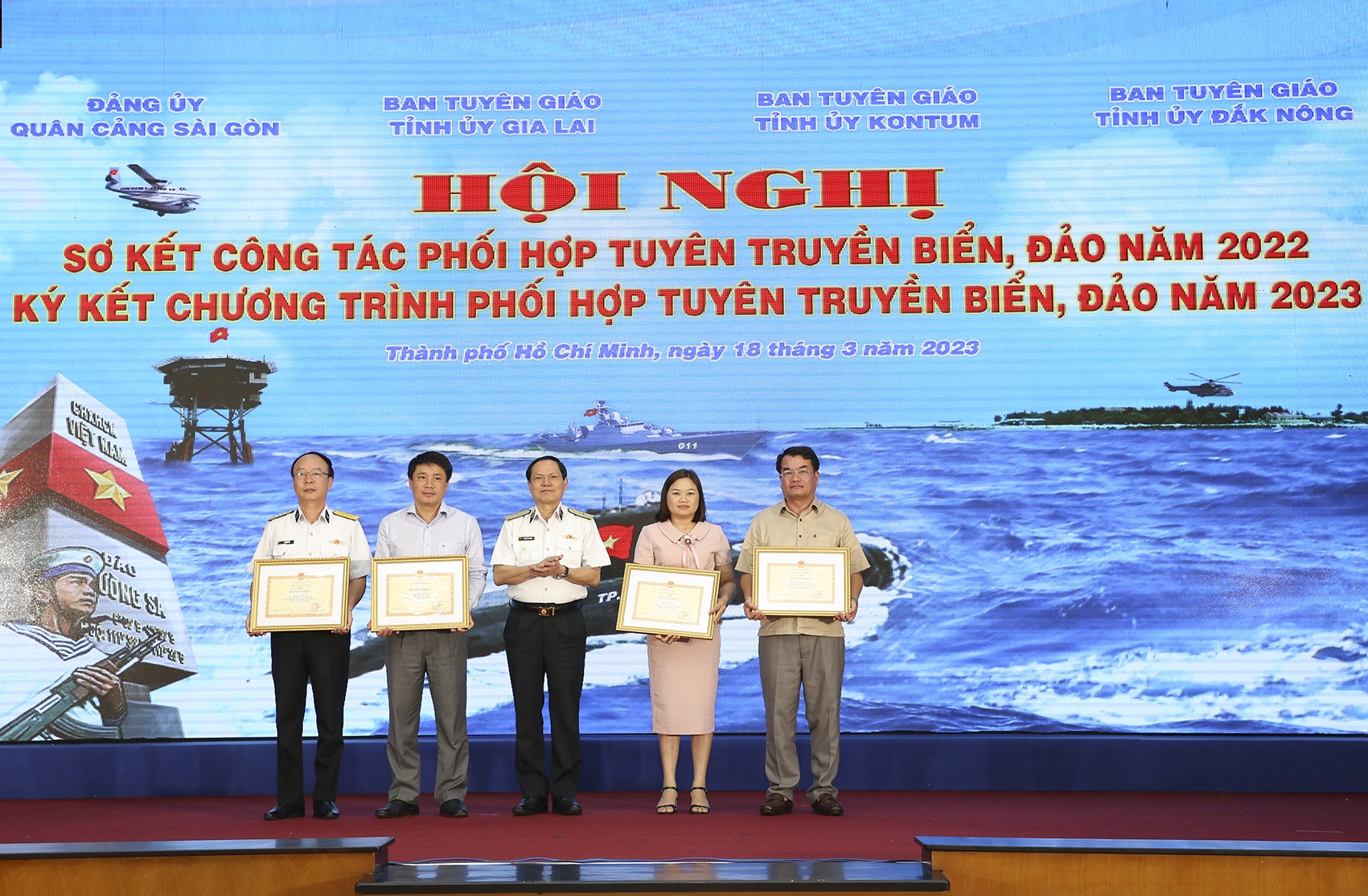 Tổng công ty Tân Cảng Sài Gòn: Sơ kết công tác phối hợp tuyên truyền biển, đảo năm 2022 Tổng công ty Tân Cảng Sài Gòn: Sơ kết công tác phối hợp tuyên truyền biển, đảo năm 2022