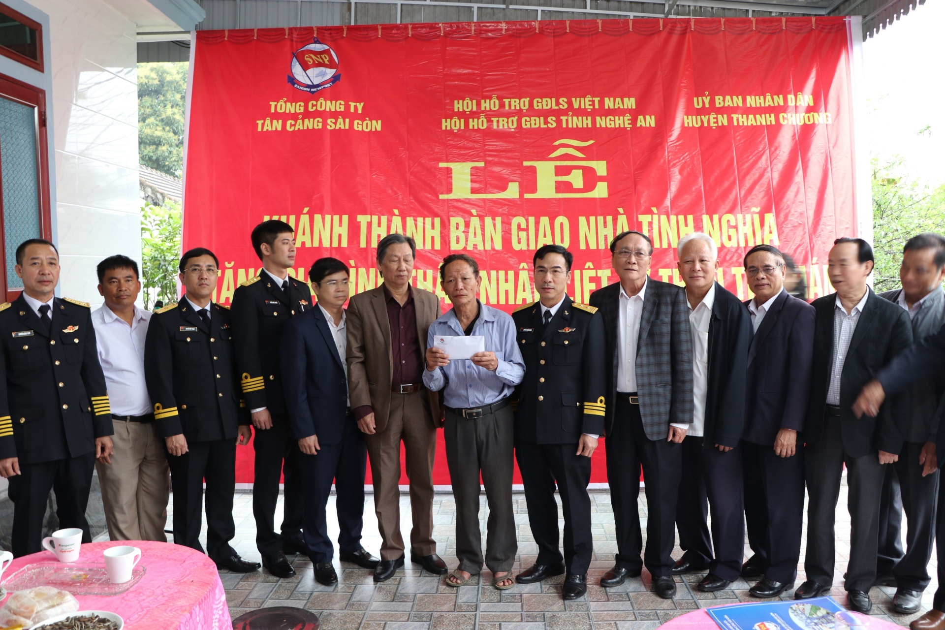 Tổng Công ty Tân Cảng Sài Gòn bàn giao nhà tình nghĩa tại Thanh Hóa và Nghệ An