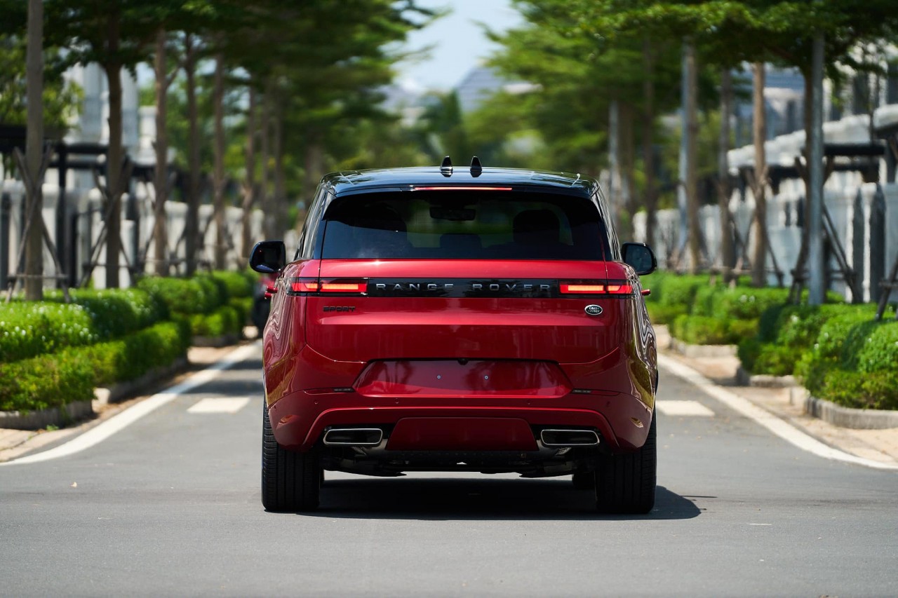 Cận cảnh Range Rover Sport First Edition vừa ra mắt tại Việt Nam Cận cảnh Range Rover Sport First Edition vừa ra mắt tại Việt Nam