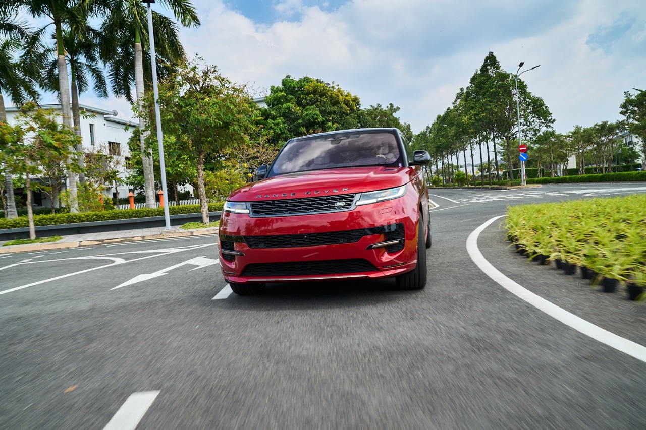 Cận cảnh Range Rover Sport First Edition vừa ra mắt tại Việt Nam Cận cảnh Range Rover Sport First Edition vừa ra mắt tại Việt Nam