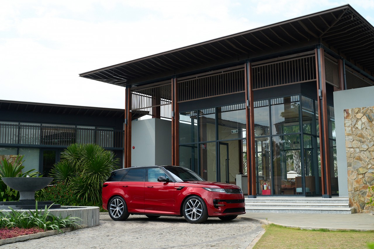 Cận cảnh Range Rover Sport First Edition vừa ra mắt tại Việt Nam Cận cảnh Range Rover Sport First Edition vừa ra mắt tại Việt Nam