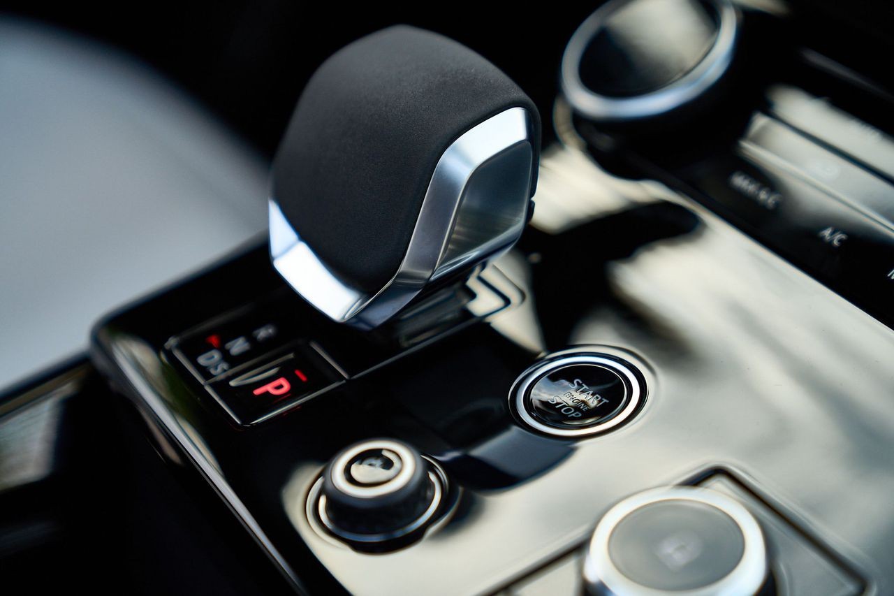 Cận cảnh Range Rover Sport First Edition vừa ra mắt tại Việt Nam Cận cảnh Range Rover Sport First Edition vừa ra mắt tại Việt Nam
