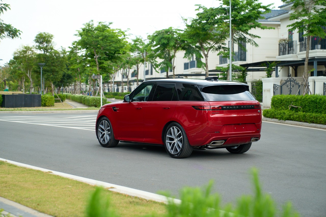 Cận cảnh Range Rover Sport First Edition vừa ra mắt tại Việt Nam Cận cảnh Range Rover Sport First Edition vừa ra mắt tại Việt Nam