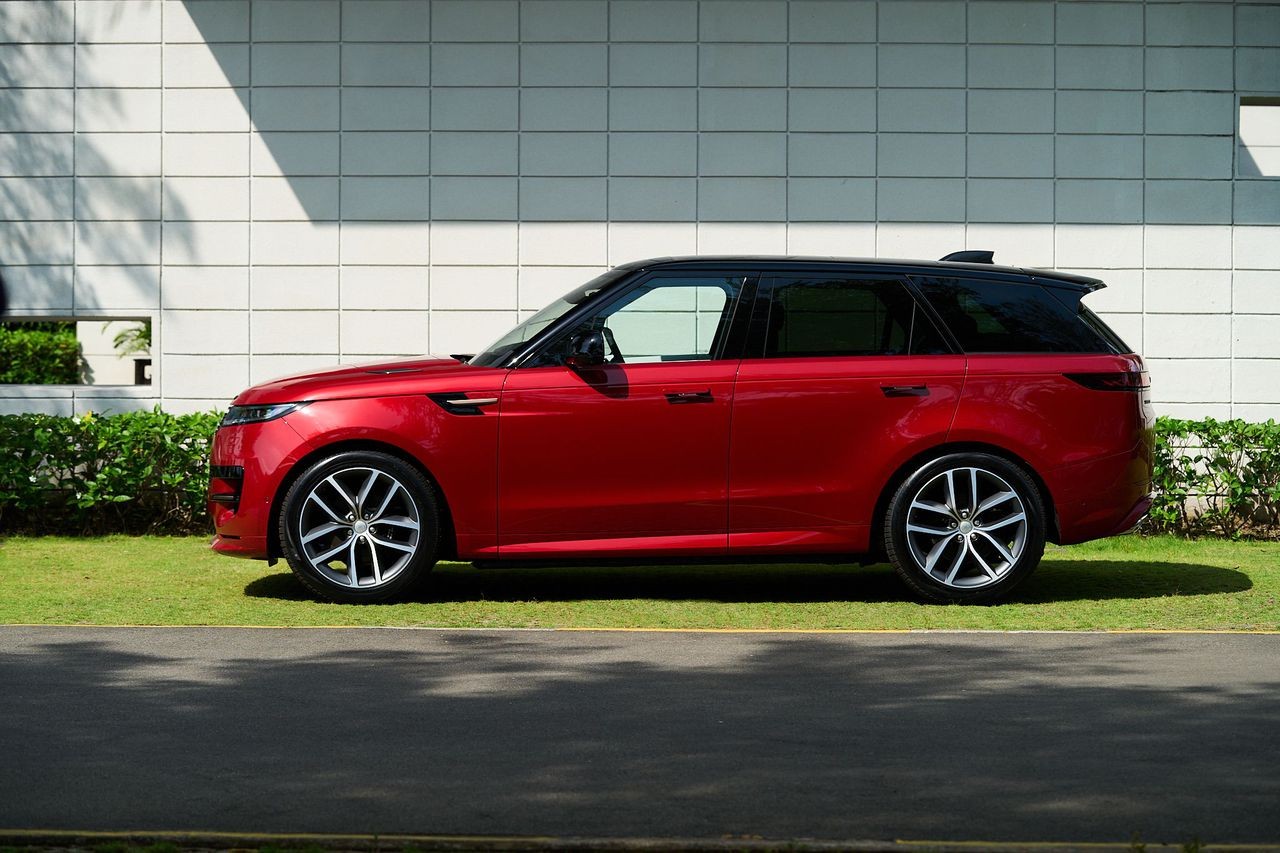 Cận cảnh Range Rover Sport First Edition vừa ra mắt tại Việt Nam Cận cảnh Range Rover Sport First Edition vừa ra mắt tại Việt Nam