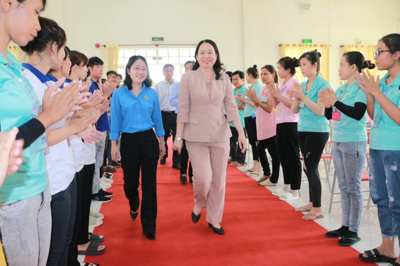 Đời sống, việc làm của công nhân là mối quan tâm hàng đầu Đời sống, việc làm của công nhân là mối quan tâm hàng đầu