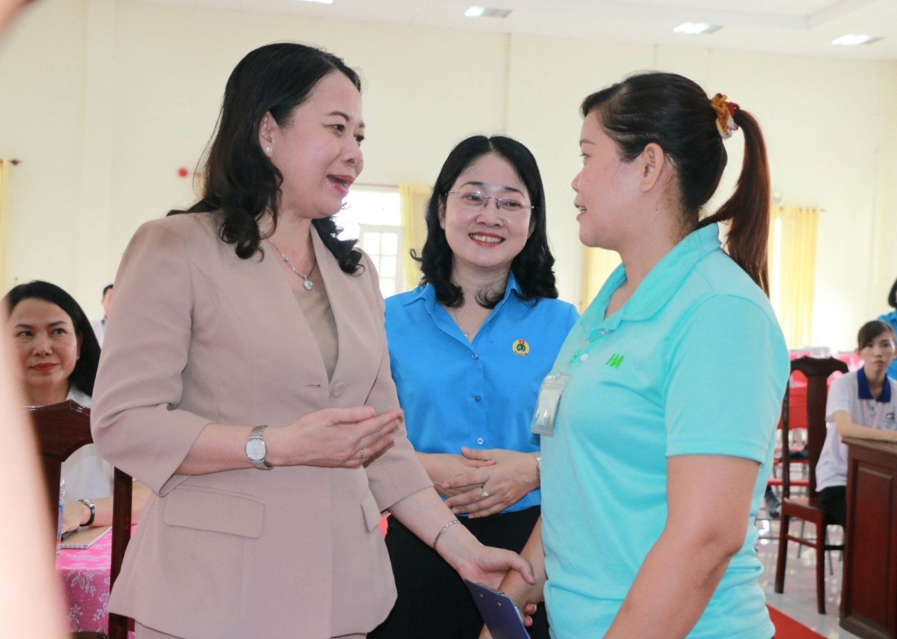 Đời sống, việc làm của công nhân là mối quan tâm hàng đầu Đời sống, việc làm của công nhân là mối quan tâm hàng đầu