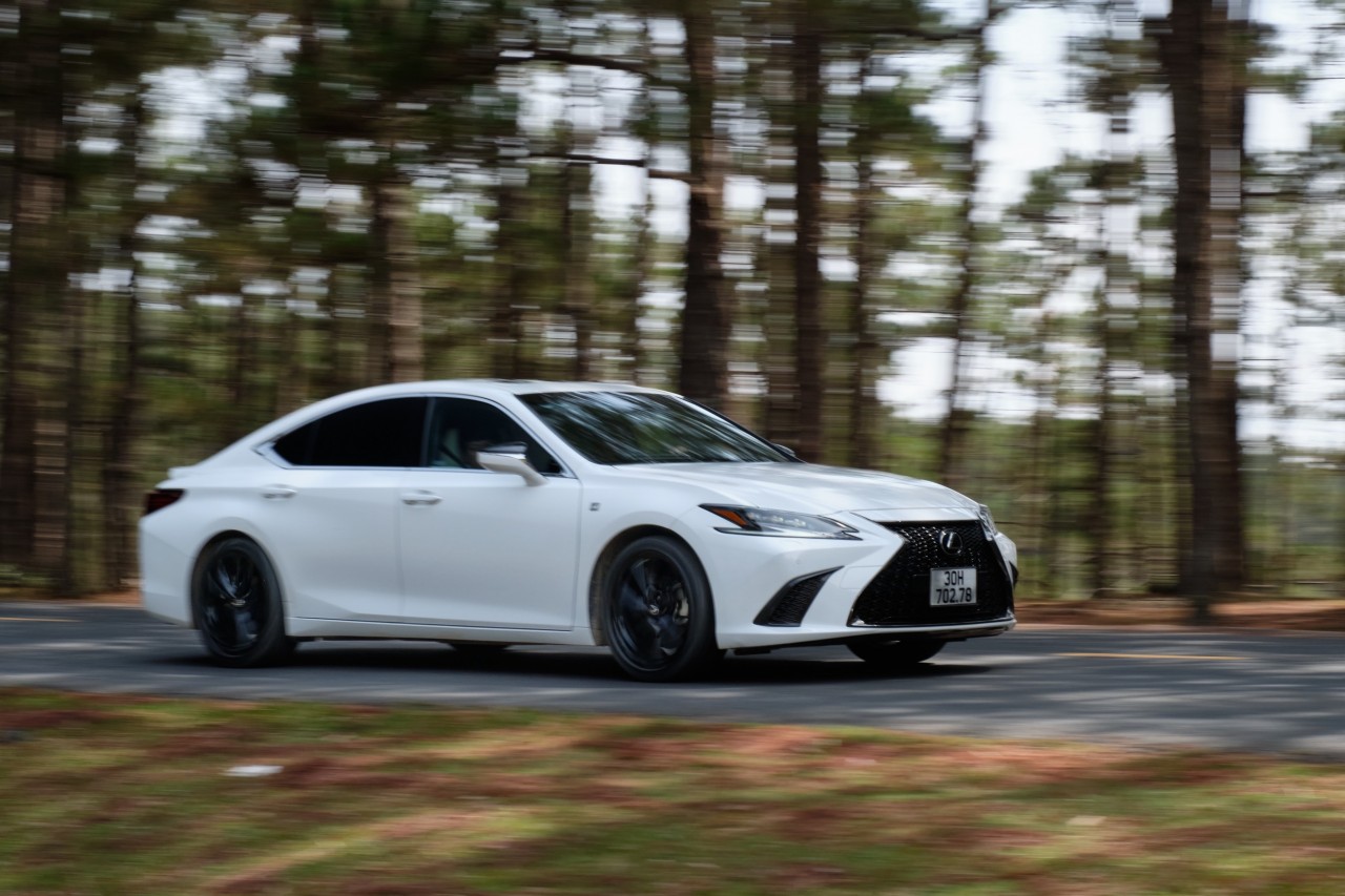 Đánh giá nhanh Lexus ES250 F-Sport Đánh giá nhanh Lexus ES250 F-Sport
