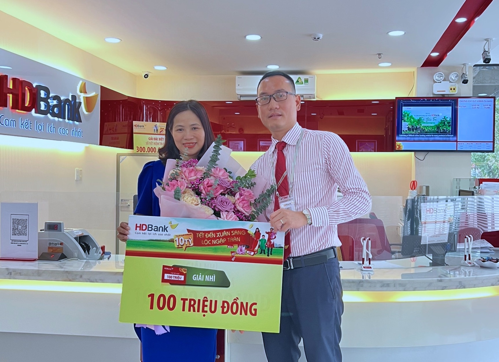 Sổ tiết kiệm 100 triệu đồng thuộc về khách hàng Phạm Bích Đào (PGD Phúc Yên - CN Vĩnh Phúc) Sổ tiết kiệm 100 triệu đồng thuộc về khách hàng Phạm Bích Đào (PGD Phúc Yên - CN Vĩnh Phúc)