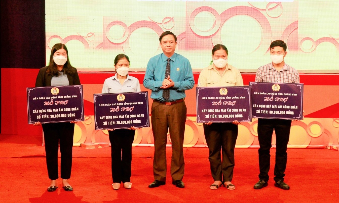 LĐLĐ tỉnh Quảng Bình phát động Tháng Công nhân năm 2023 vào ngày 18/4 LĐLĐ tỉnh Quảng Bình phát động Tháng Công nhân năm 2023 vào ngày 18/4