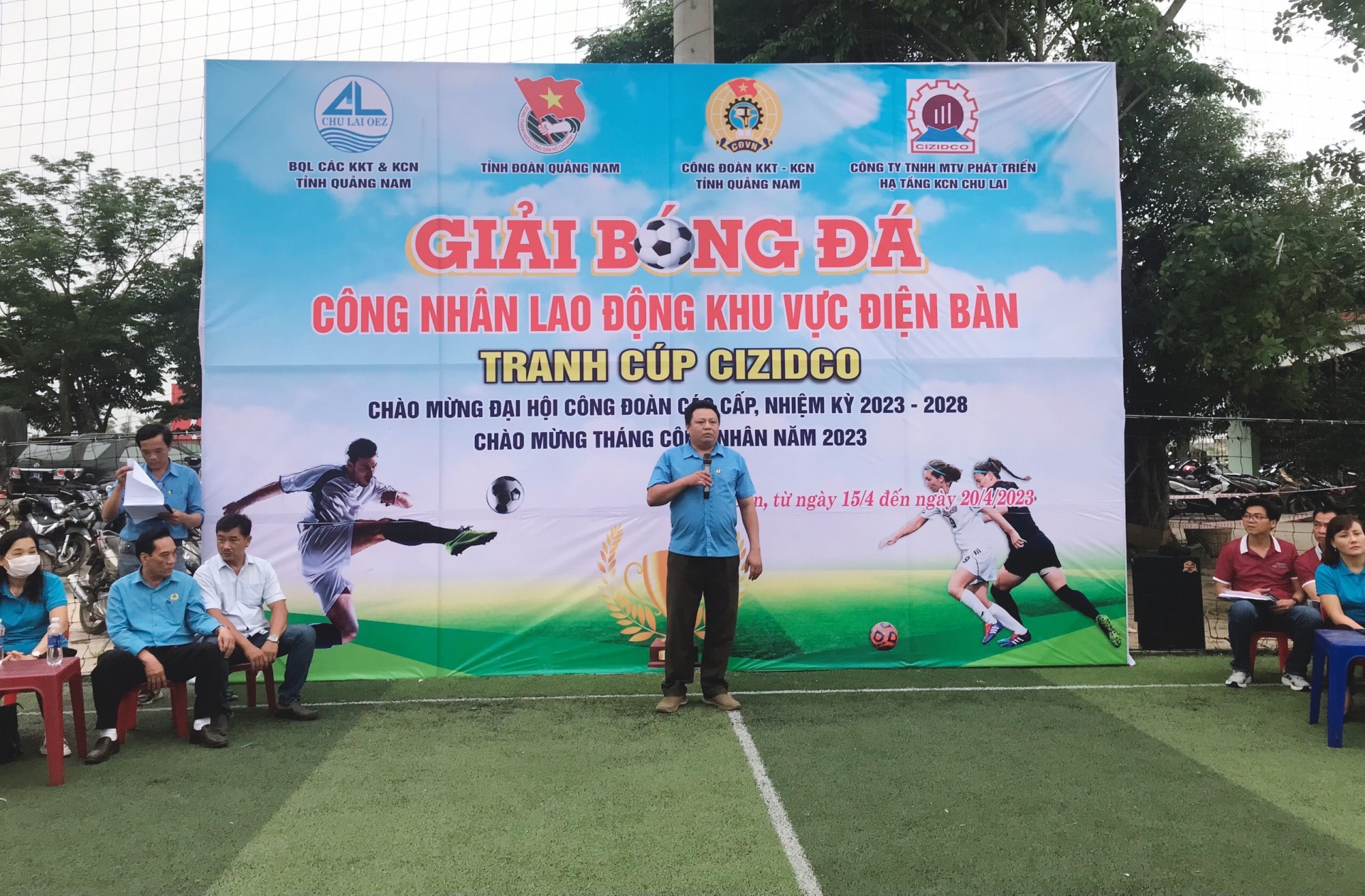 Đồng chí Nguyễn Kỳ Vĩnh, chủ tịch Công đoàn các KKT và KCN Quảng Nam phát biểu tại lễ khai mạc (Ảnh: Phan Nguyên) Đồng chí Nguyễn Kỳ Vĩnh, chủ tịch Công đoàn các KKT và KCN Quảng Nam phát biểu tại lễ khai mạc (Ảnh: Phan Nguyên)