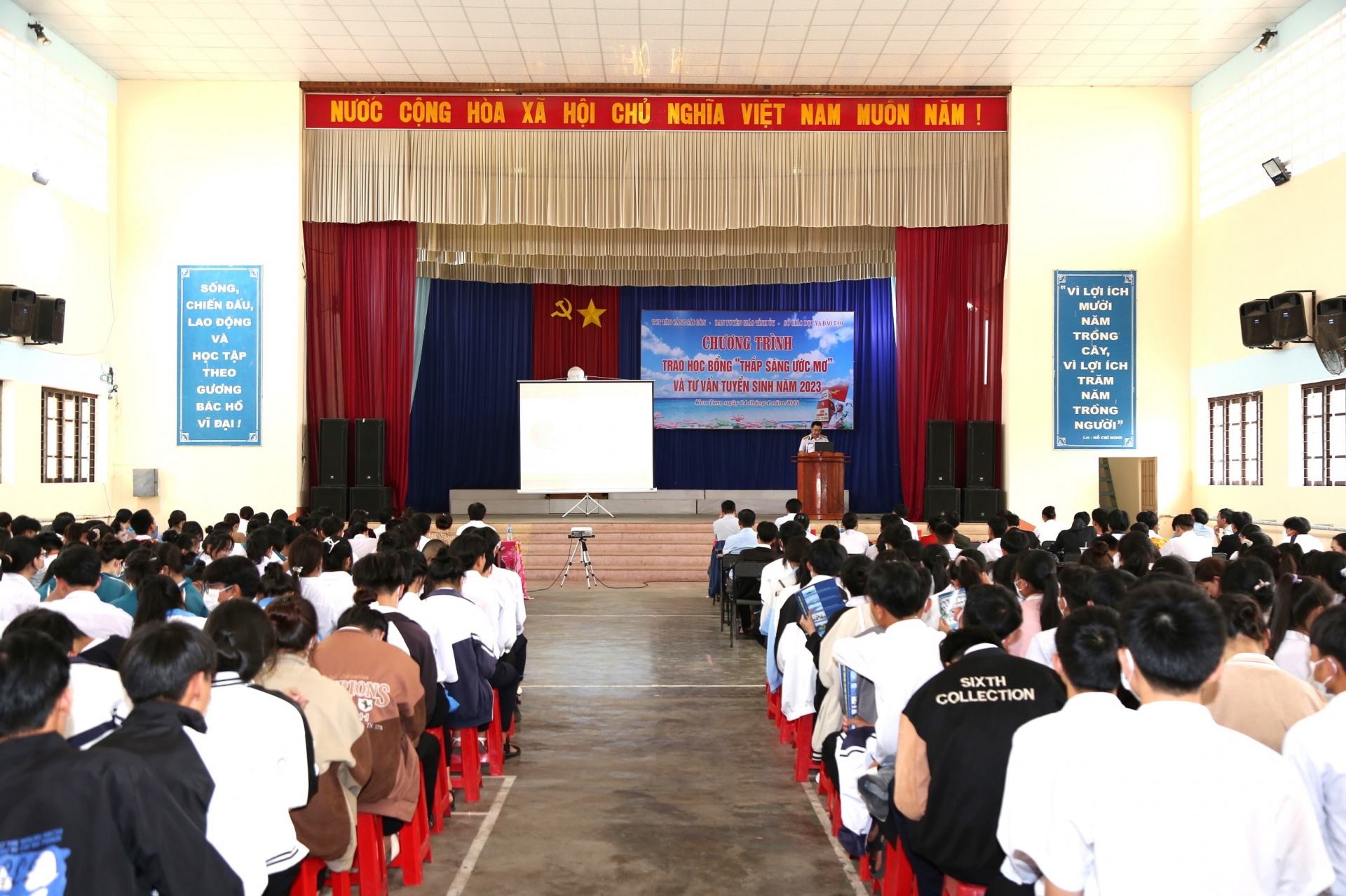 Tổng Công ty Tân Cảng Sài Gòn tuyên truyền biển, đảo và thu hút nguồn nhân lực