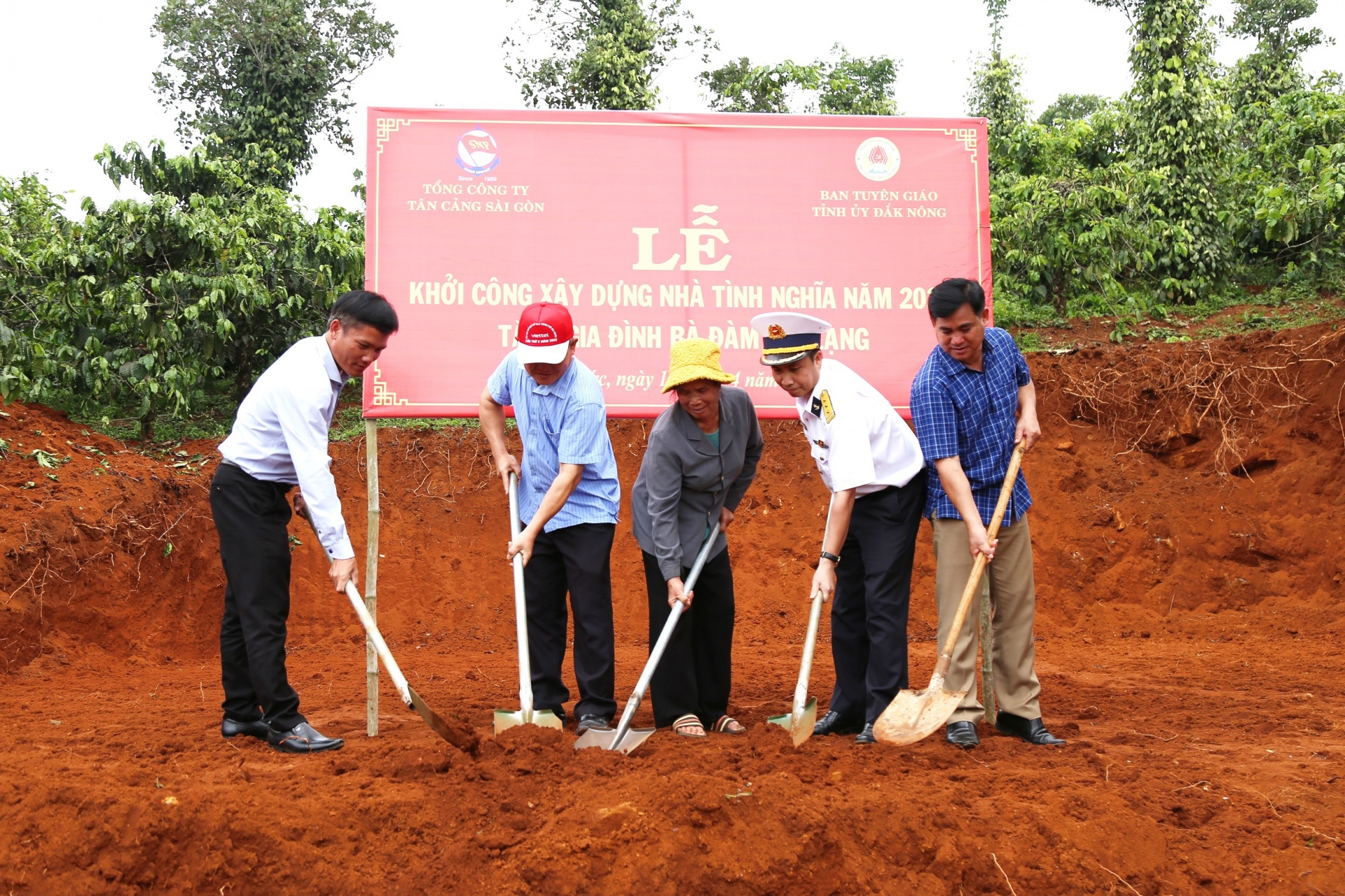 Tổng Công ty Tân Cảng Sài Gòn tuyên truyền biển, đảo và thu hút nguồn nhân lực