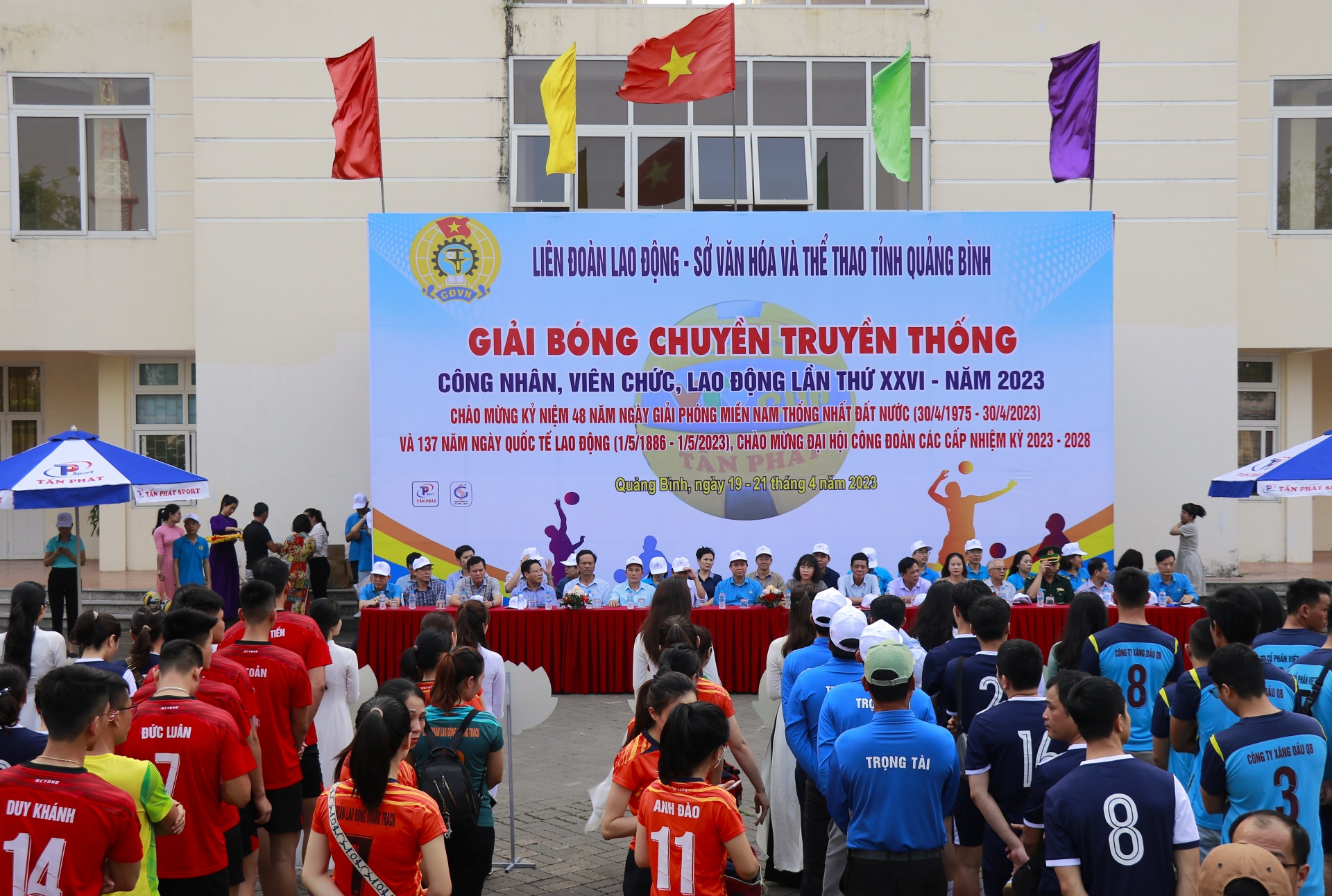 LĐLĐ tỉnh Quảng Bình tổ chức Giải bóng chuyền truyền thống CNVCLĐ LĐLĐ tỉnh Quảng Bình tổ chức Giải bóng chuyền truyền thống CNVCLĐ