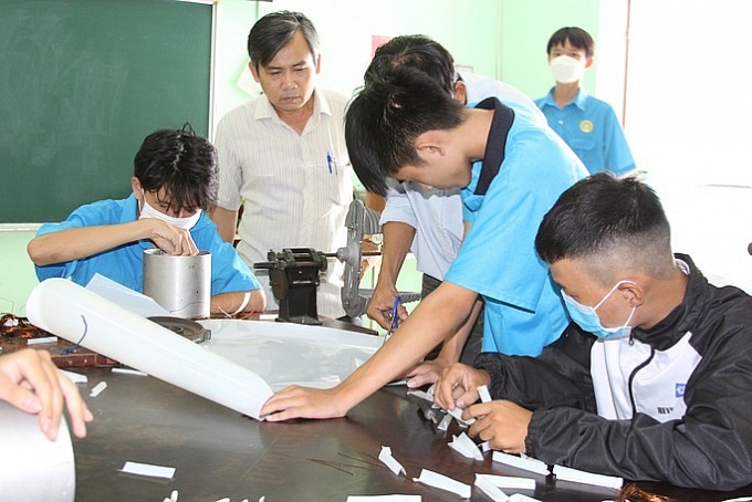 Những vấn đề đặt ra đối với lực lượng lao động Việt Nam trong giai đoạn mới