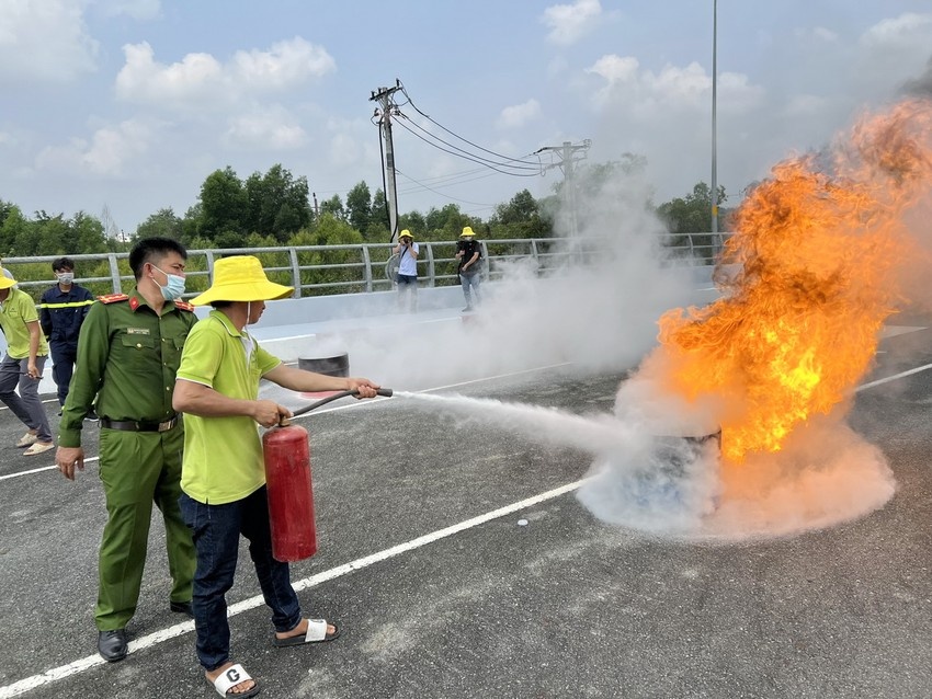 VWS-LA tập huấn phòng cháy, chữa cháy rừng tại Long An VWS-LA tập huấn phòng cháy, chữa cháy rừng tại Long An