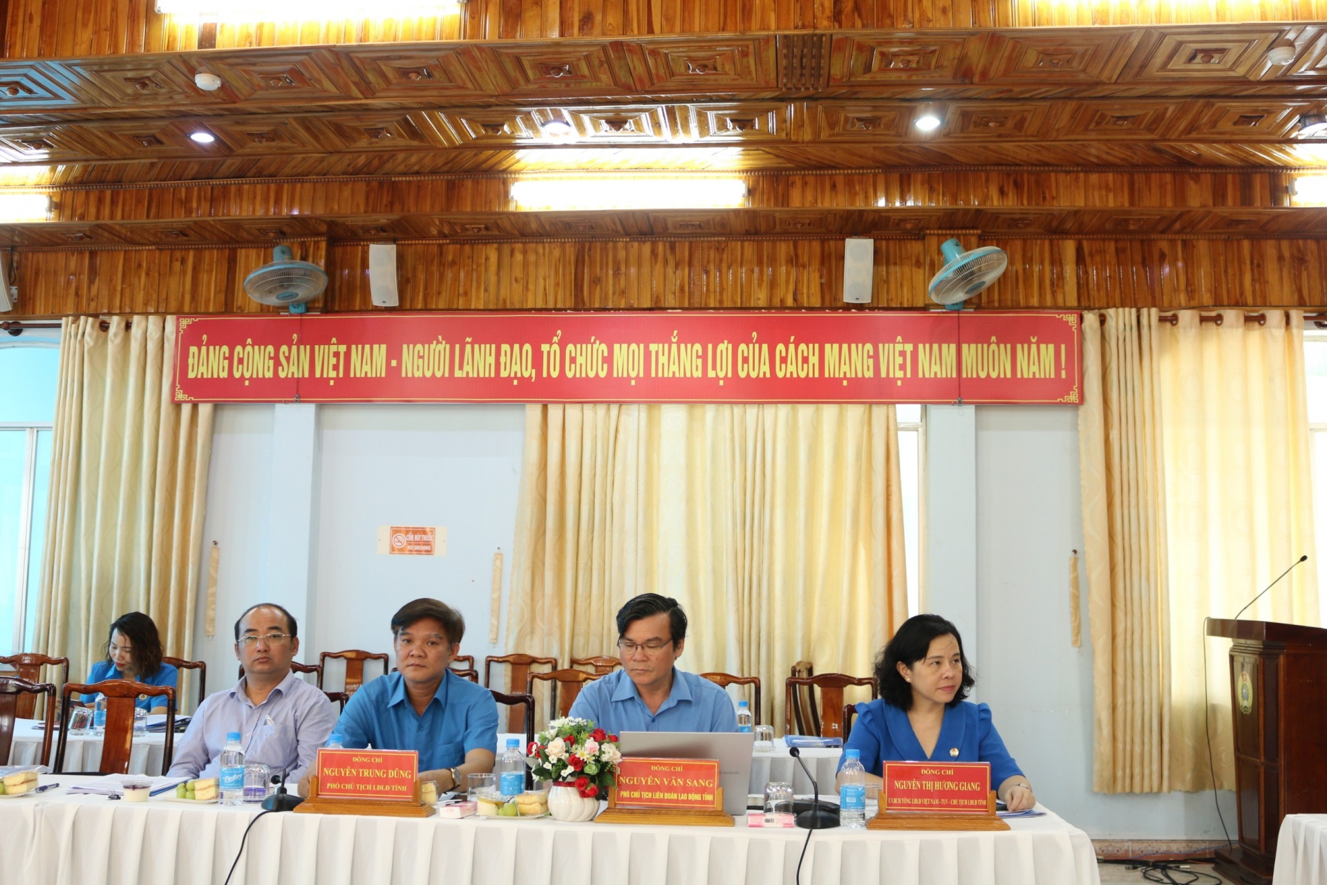 Khảo sát tình hình giao, quản lý, sử dụng biên chế công đoàn tại tỉnh Bình Phước