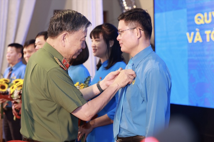 Tổng LĐLĐ Việt Nam và Bộ Công an ký quy chế phối hợp trong giai đoạn mới