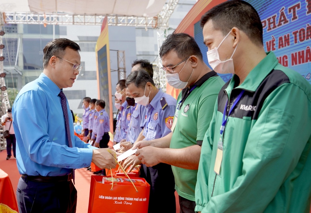 Hà Nội: Phát động Tháng hành động về ATVSLĐ và Tháng Công nhân năm 2023 Hà Nội: Phát động Tháng hành động về ATVSLĐ và Tháng Công nhân năm 2023