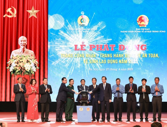 Lễ phát động Tháng Công nhân và Tháng hành động về ATVSLĐ năm 2023 Lễ phát động Tháng Công nhân và Tháng hành động về ATVSLĐ năm 2023