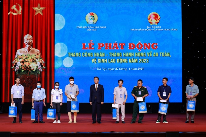 Lễ phát động Tháng Công nhân và Tháng hành động về ATVSLĐ năm 2023 Lễ phát động Tháng Công nhân và Tháng hành động về ATVSLĐ năm 2023