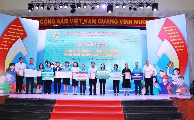 Bình Dương: Phát động Tháng Công nhân năm 2023 - tháng cao điểm chăm lo cho NLĐ Bình Dương: Phát động Tháng Công nhân năm 2023 - tháng cao điểm chăm lo cho NLĐ